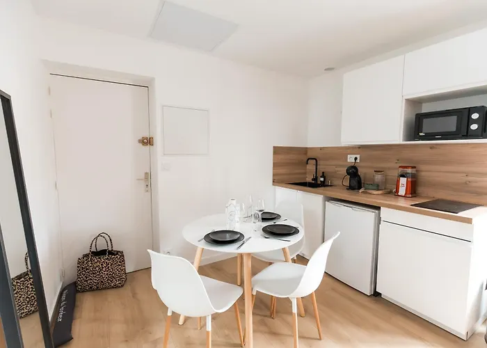 Cinecosy - Gare D'angers Et Chateau 昂热